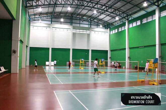 สนามแบดมินตัน